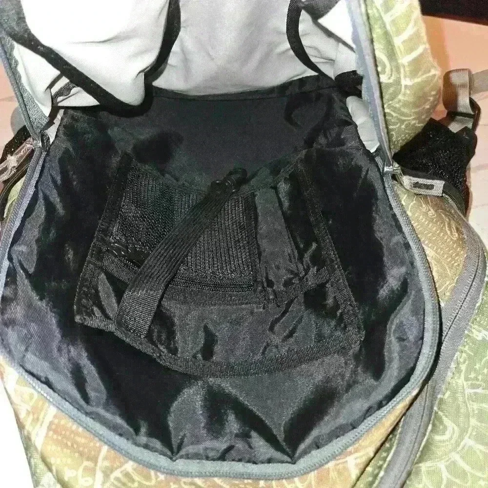L.L. Bean Hiking School Adjustable Strap Back Pack Green